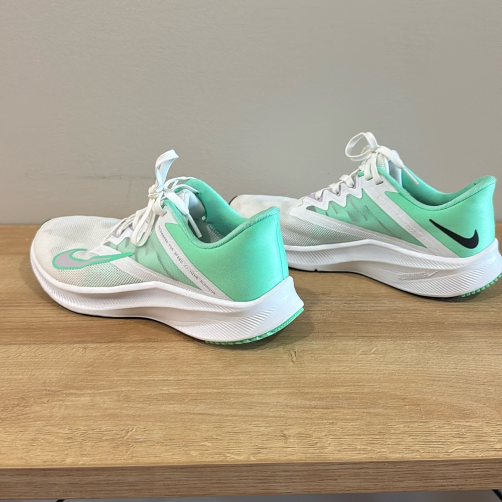 Nike Women’s 7.5 Sneaker